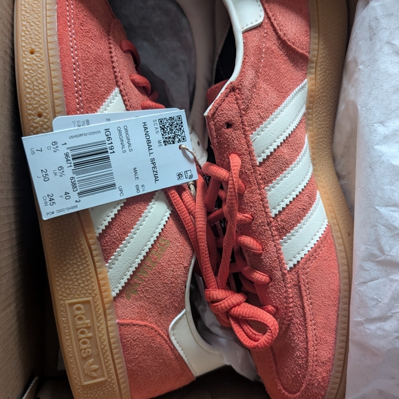 Adidas Red Handball Spezial Suede Sneakers NWT Sz 8 (Wmn) - Picture 2 of 6